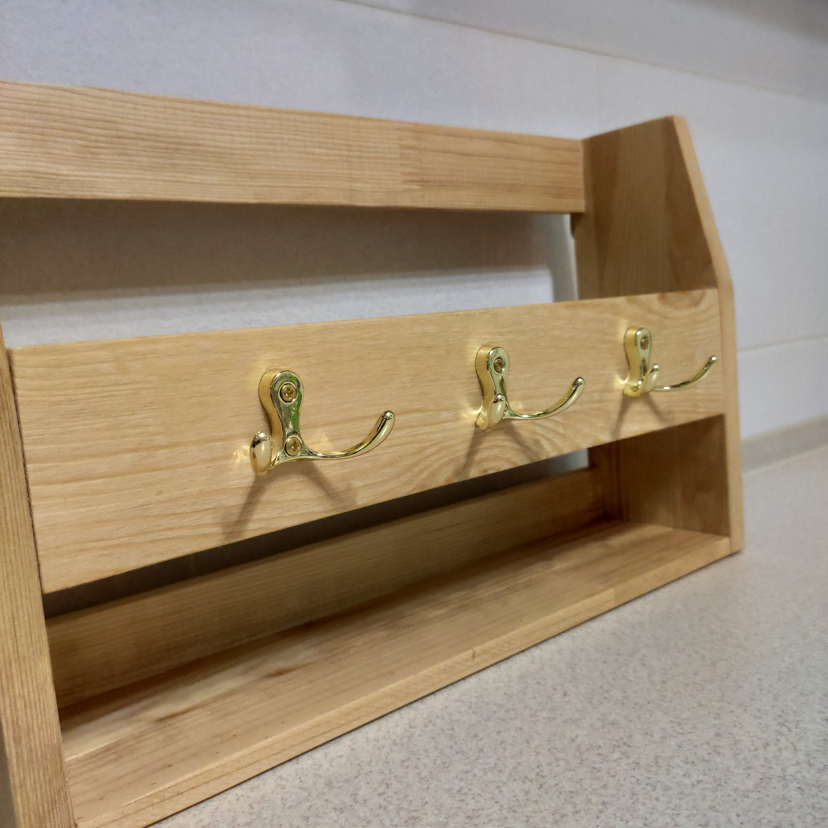 Настенная деревянная ключница – мастер-класс пошагово